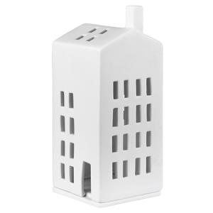 Ljuslykta Höghus med små fönster - Räder